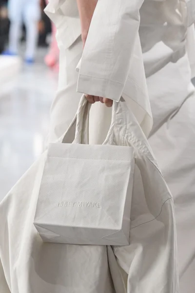 Look 93